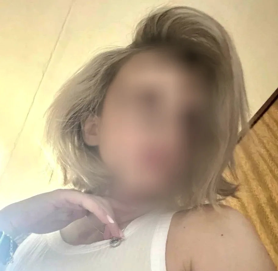 Elif, 28