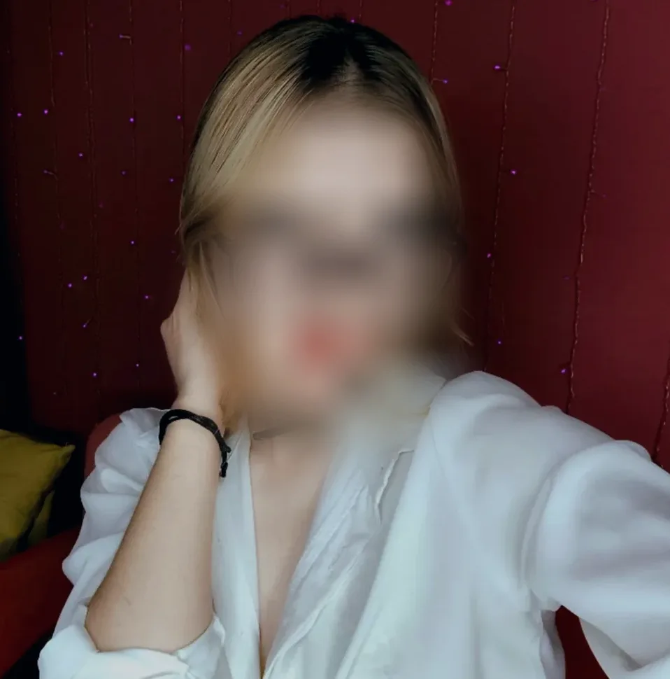 Jasmin, 22