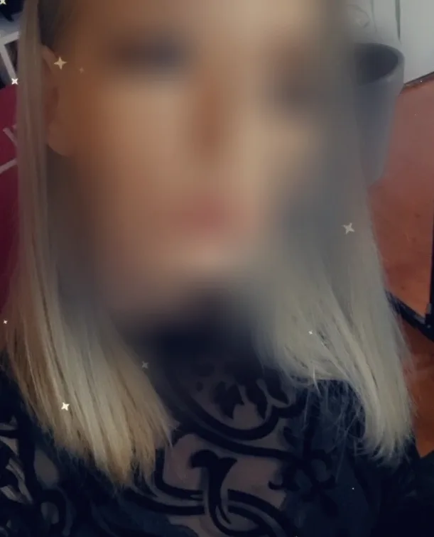 Larissa, 36