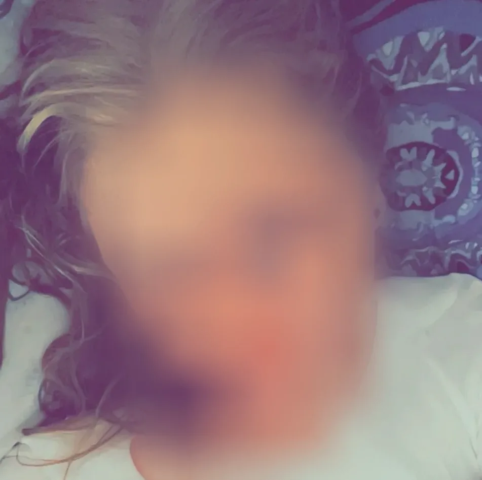 Vanessa, 22