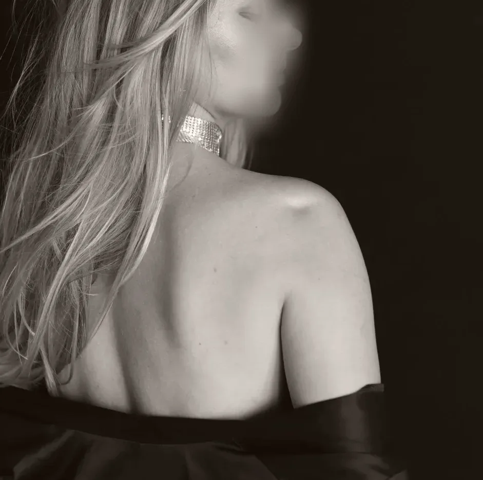 Zeynep, 32